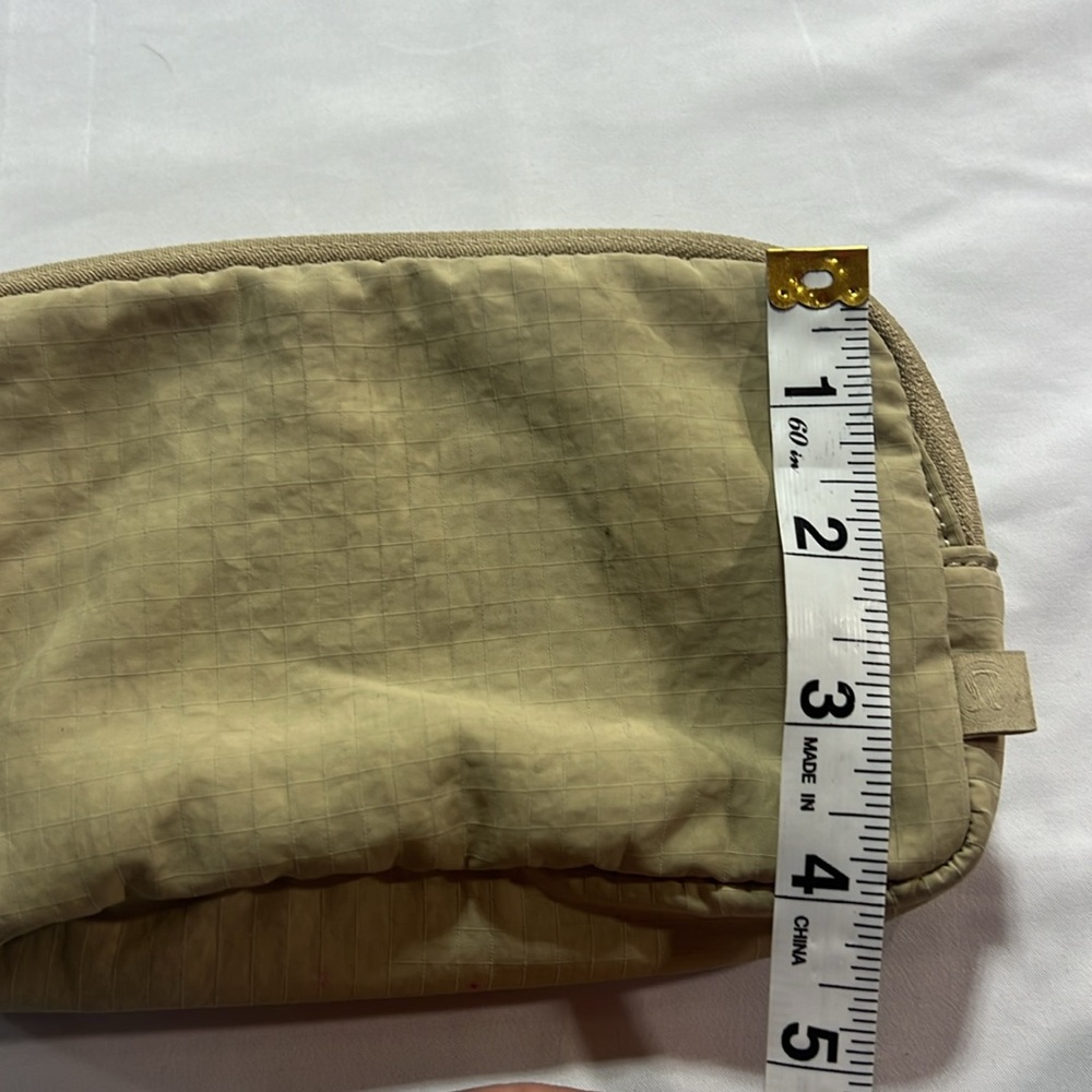 Lululemon MINI belt bag - Picture 8 of 9